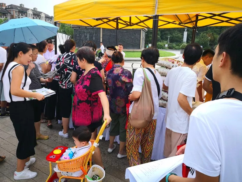 4小时就被抢购一空!明天还有一场,要好货,趁早去!