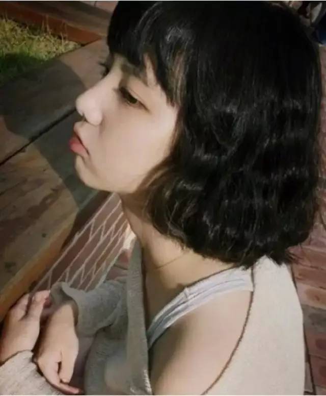 适合小脸的短发超级减龄好看,大脸短发好看还是小脸短发好看