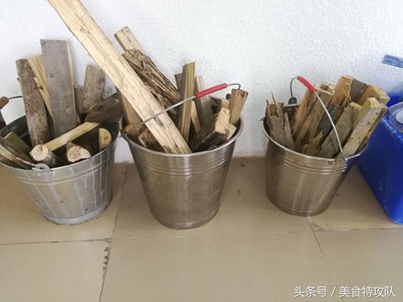 特色柴火鸡好吃不贵经济实惠,舌尖上的南宁柴火鸡