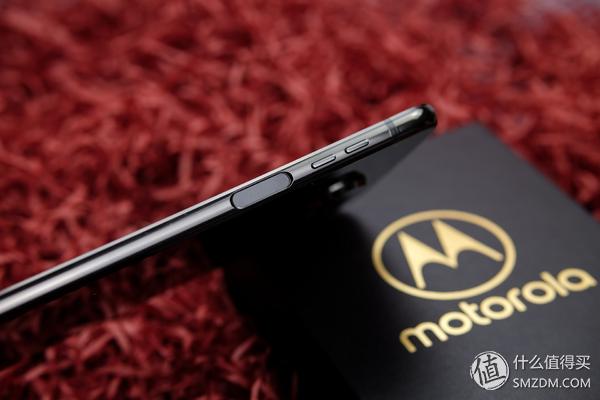 摩托罗拉motoz3测试,摩托罗拉motoz3开箱
