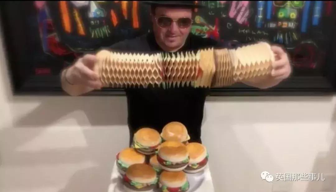 只爱恶作剧靠什么养家？他把所有东西变成纸捉弄人，这手艺简直了