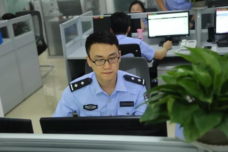 网警发短信提醒拒绝网络谣言,网警提醒诈骗