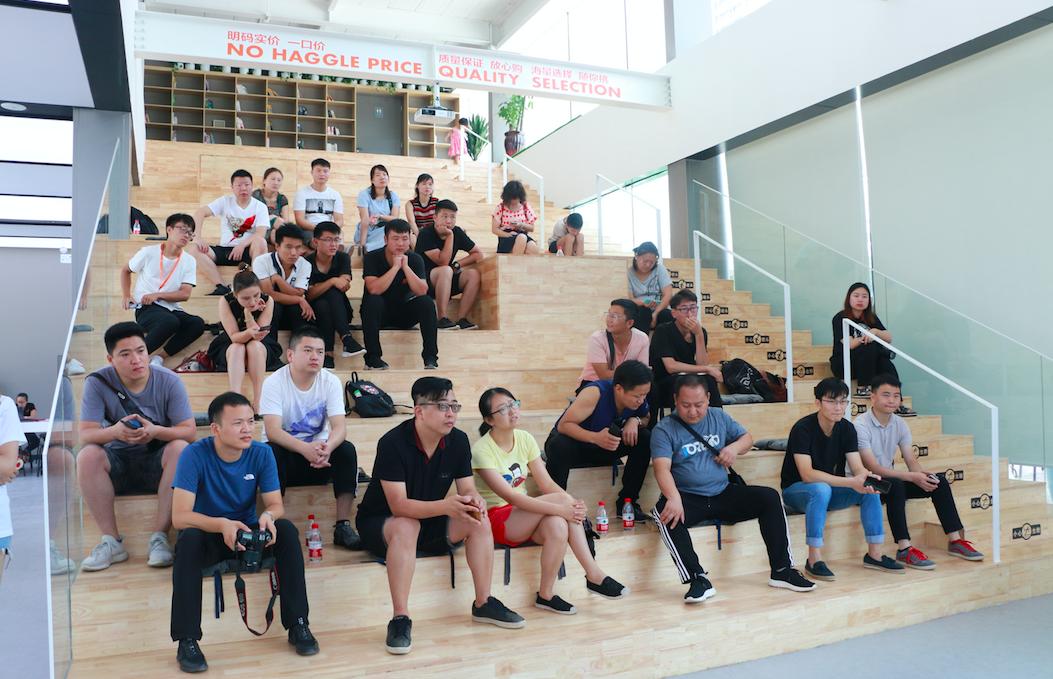 淘车二手车真的是胆儿肥了新零售汽车超市淘车二手车线*体下**验店