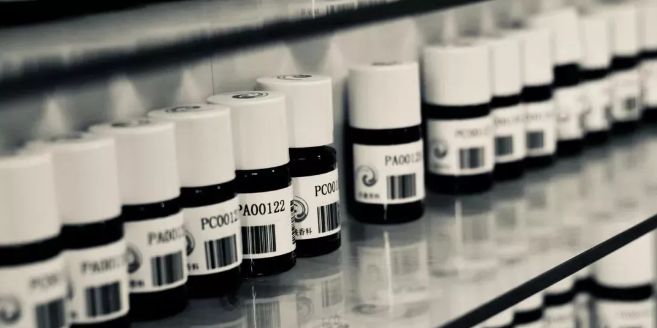 洗衣液越洗衣服越大,洗衣液越多越香吗