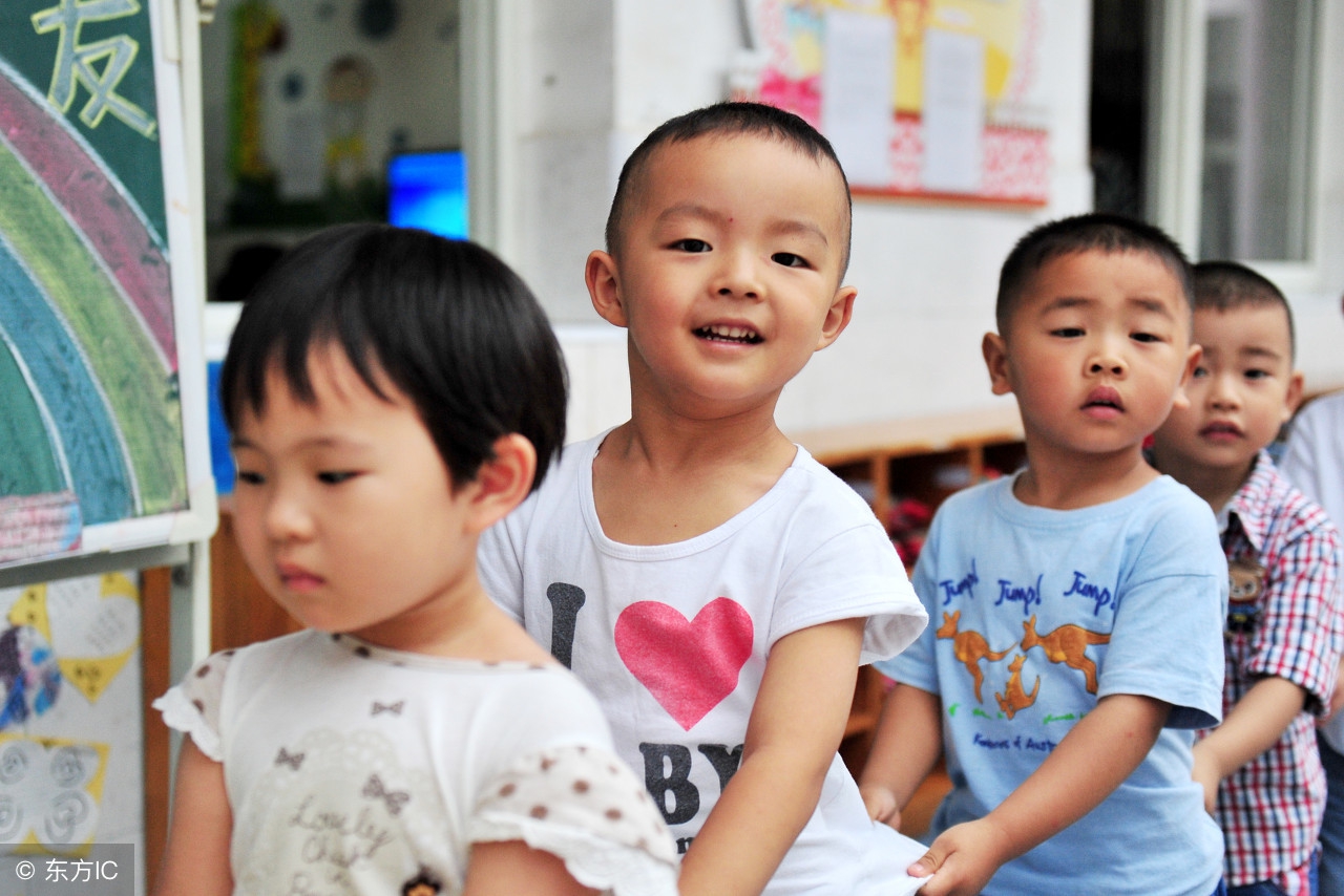 孩子在幼儿园表现很不错,孩子上幼儿园过得好吗