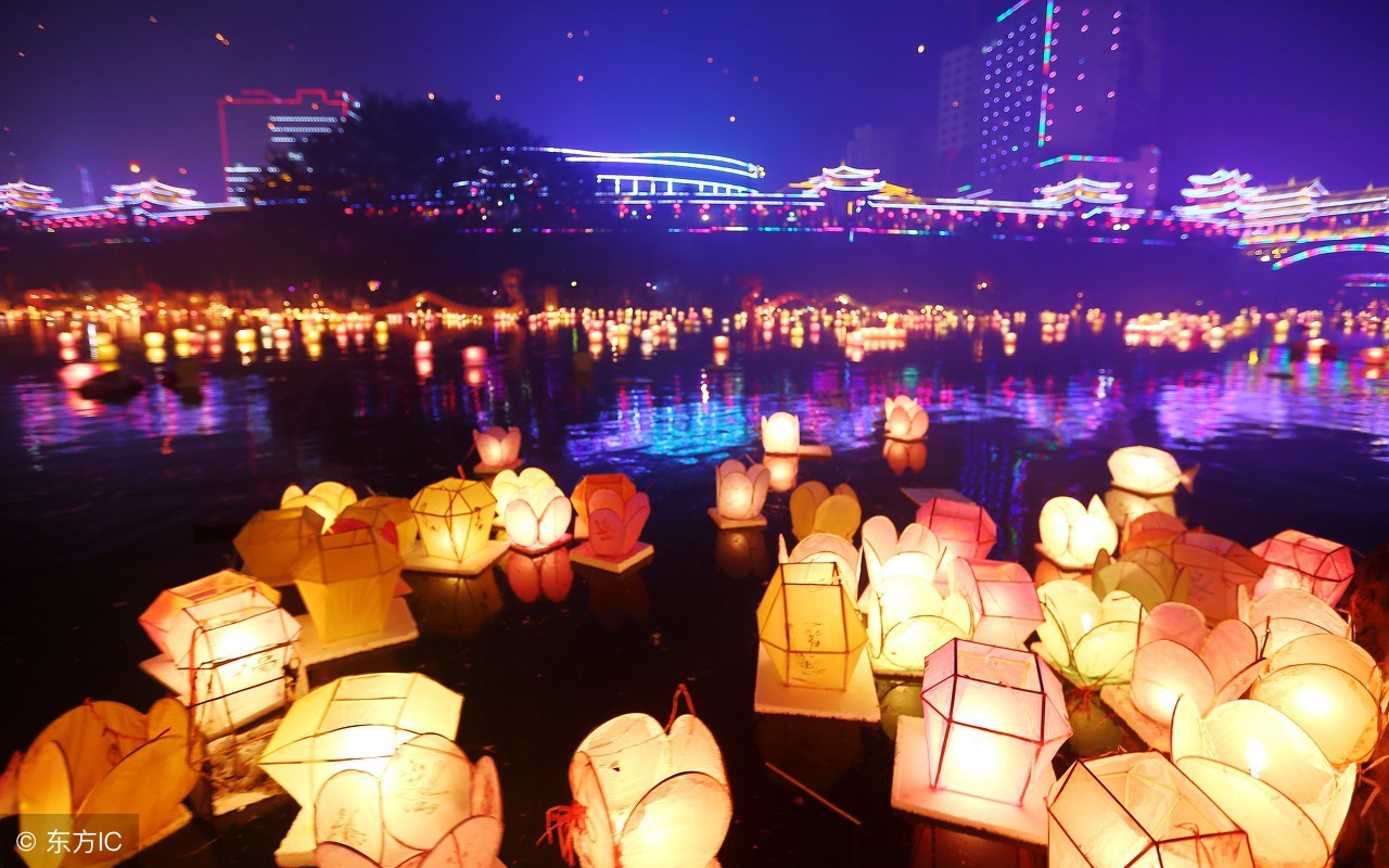 中元节各地风俗不一样,各地的中元节习俗