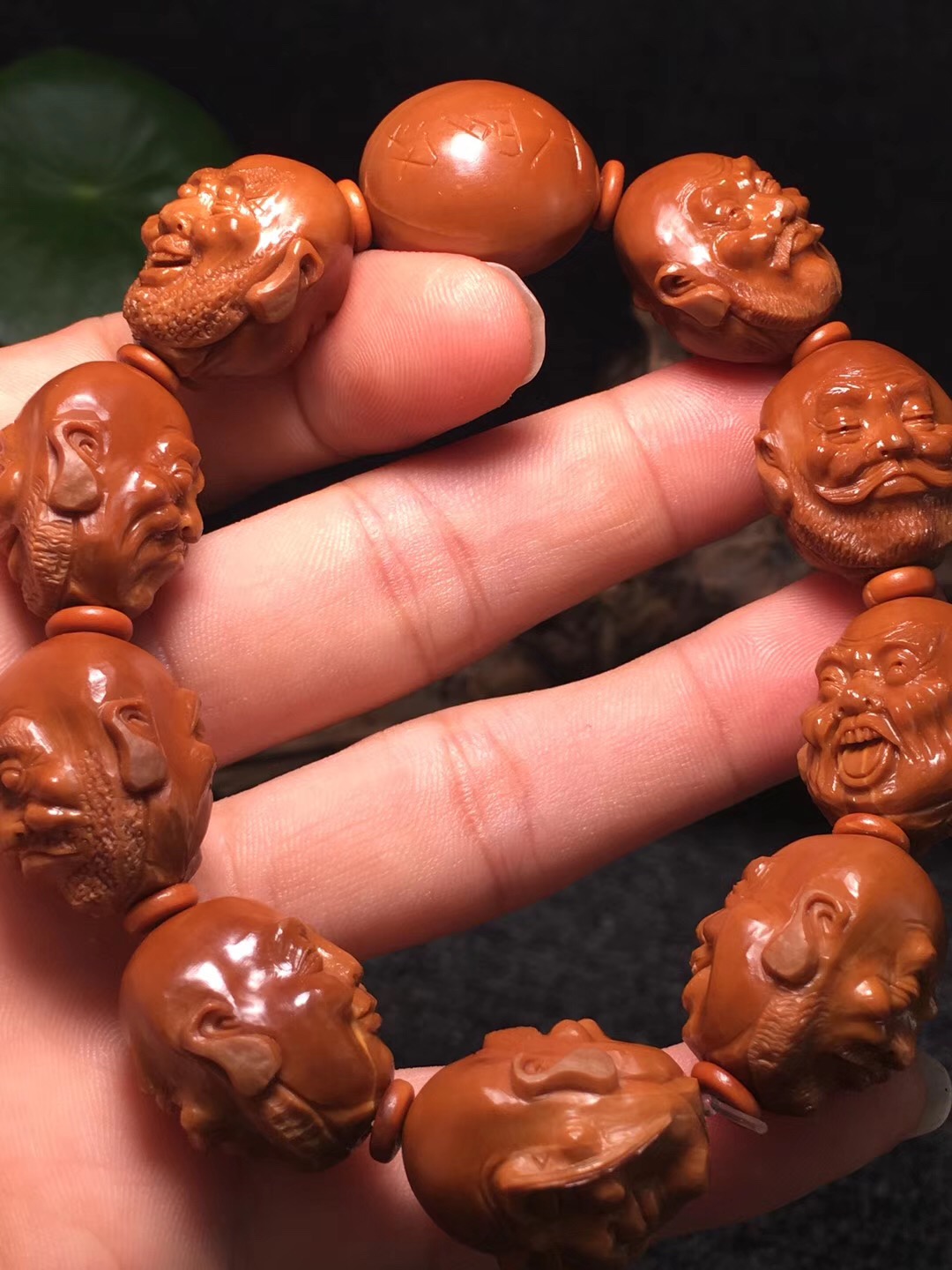 橄榄核雕为什么裂,橄榄核雕稍微有一点裂