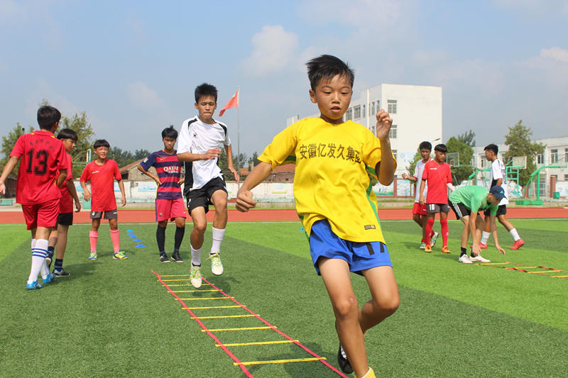 曹老集中学足球队最新比赛,蚌埠市曹老集中学