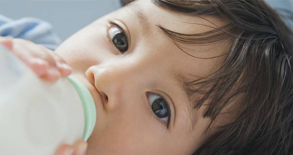 哺乳期妈妈避免吃哪些食物,哺乳期妈妈要尽量少吃这4种食物