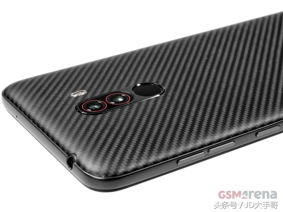 海外版的小米8?POCOF1手机外媒上手体验