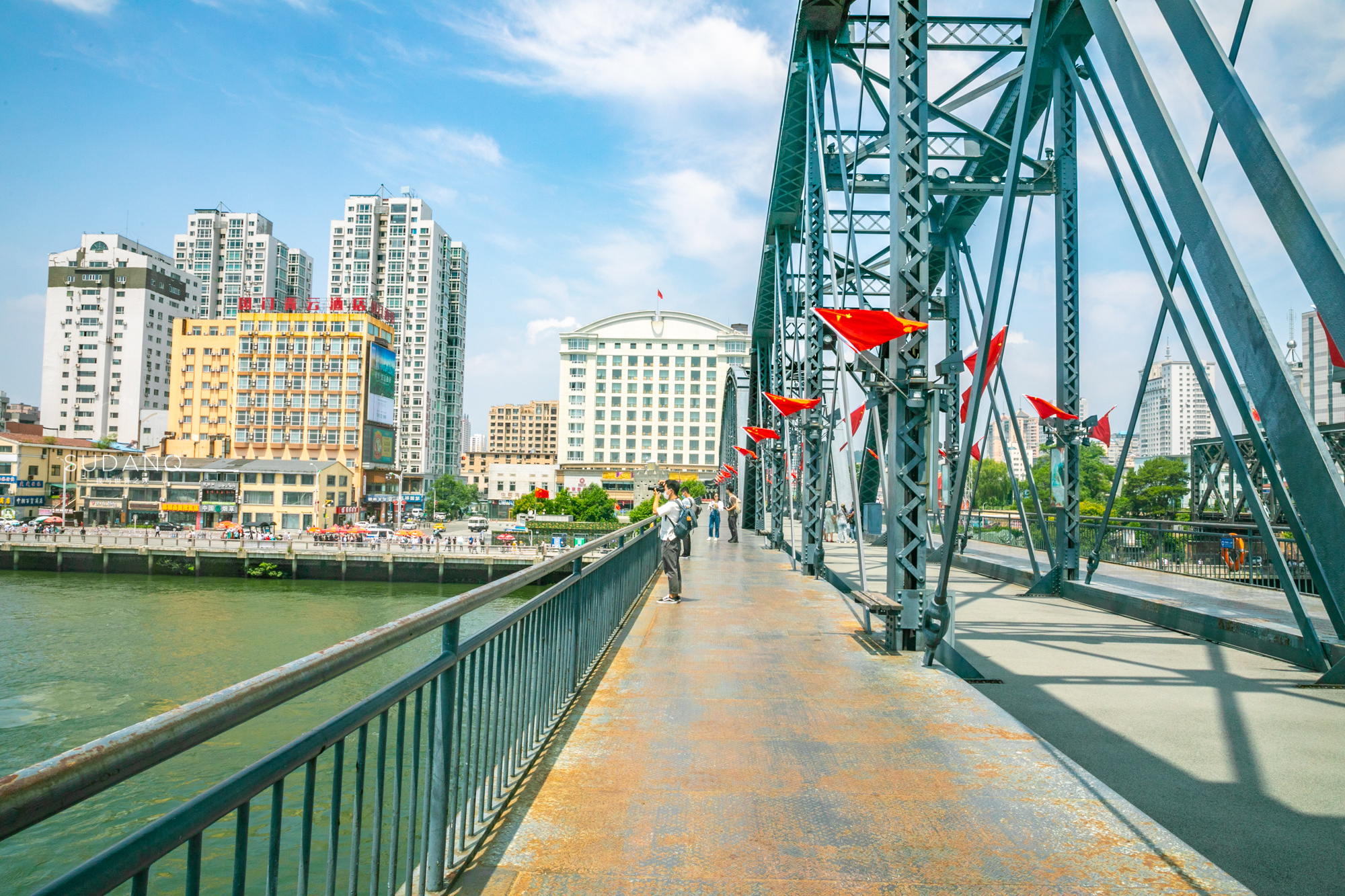 杭州断桥诗情画意，丹东断桥意义非凡：见证了抗美援朝的沧桑历史