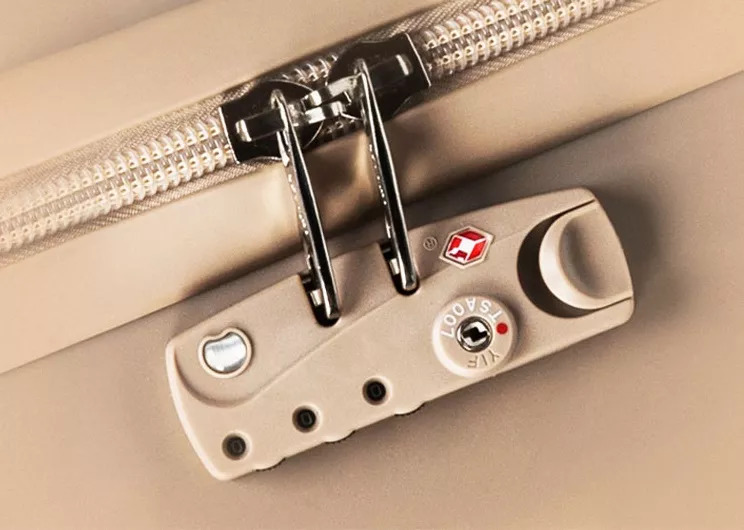 你剁手也要买的12款旅行箱，为什么都有这三个字母？