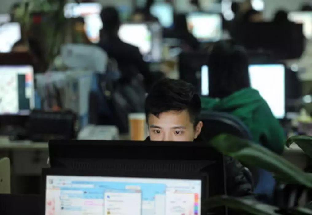 摄影师化妆师视频,化妆师与摄影师之间要怎么铺垫