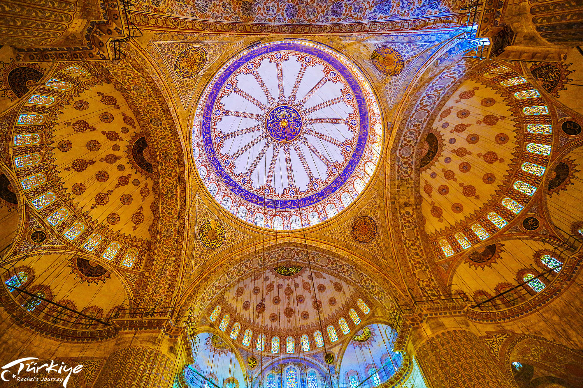 这座城市并非首都，却让人误以为它是，无法说清地处欧洲还是亚洲