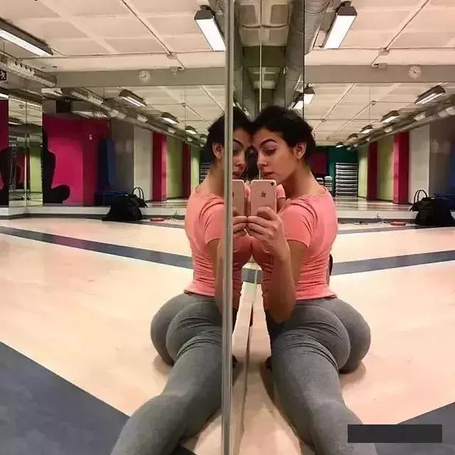 她用蜜桃臀彻底征服C罗，这个亿万少女的情敌竟是个灰姑娘？！