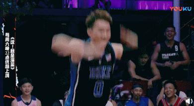 为什么李易峰话题度那么高,李易峰和粉丝相爱相杀的瞬间