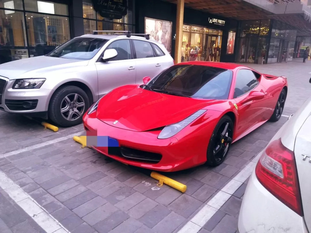 绝色超跑倾城“红”颜