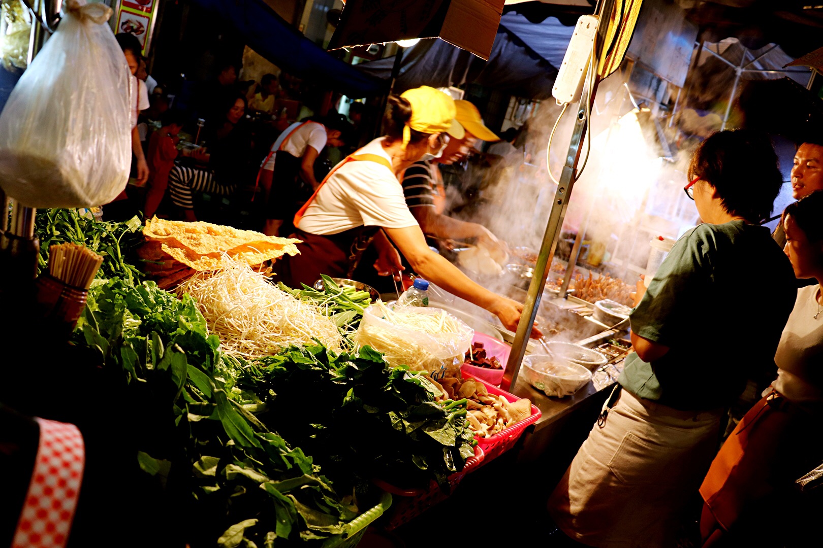 来广西南宁一定要品尝的6道小吃,南宁白天值得逛的美食街