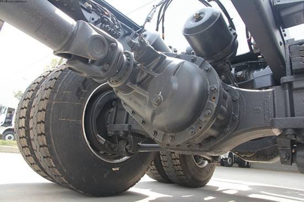 汽车吃胎维修,汽车吃胎修复