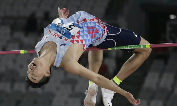 韩国男子跳高决赛视频,仁川亚运会男子跳高集锦
