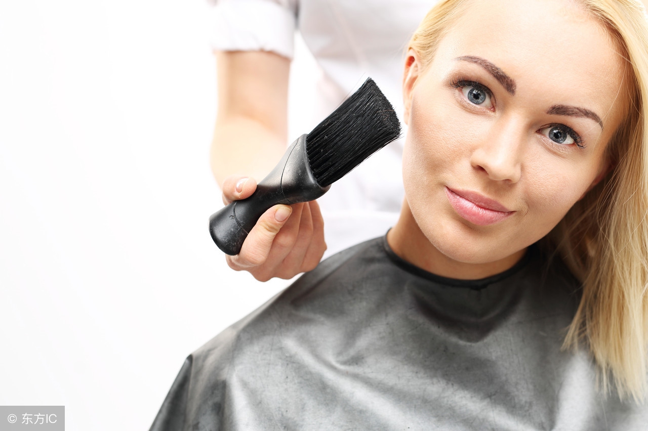 脸色不红润发黄,脸色红润但眼圈发黄是怎么回事