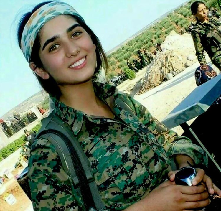 如果在战场上遇到女生怎么办,如果在战场上遇到一个女人怎么办