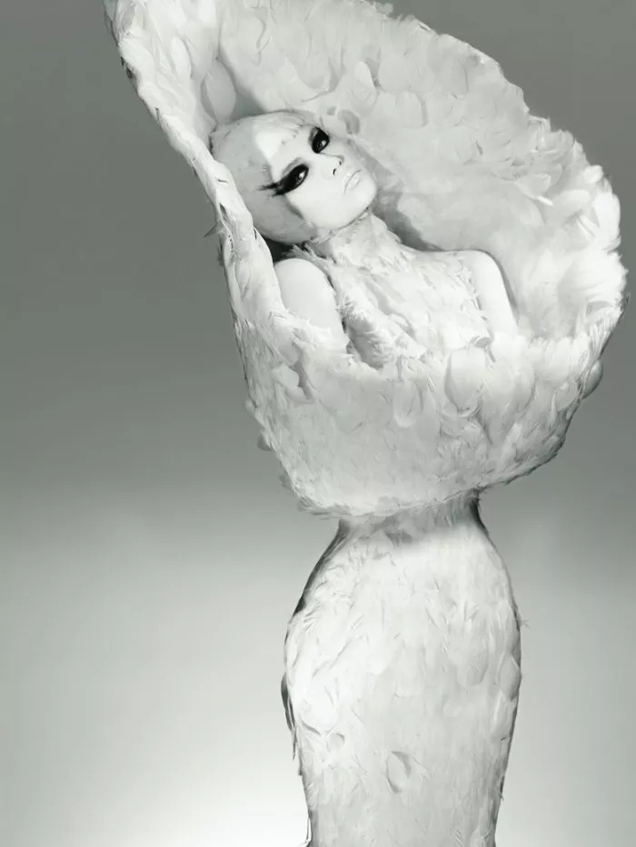 alexandermcqueen代表作品,alexandermcqueen是高定吗