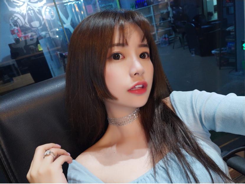 为什么越来越多的女孩子喜欢美图手机，看完天猫的买家秀我知道了