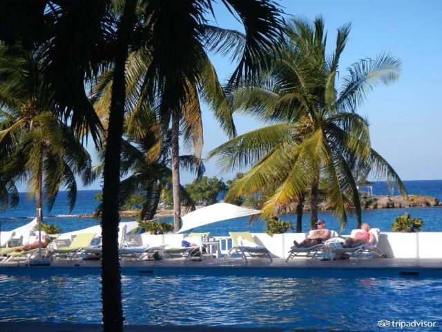 必去的十大海滩,全球最美的六大海滩