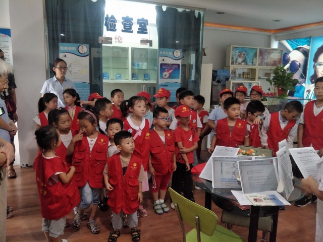 走进南京吴良材，专访淮安陆静芳总经理，一位眼镜行业资深企业家