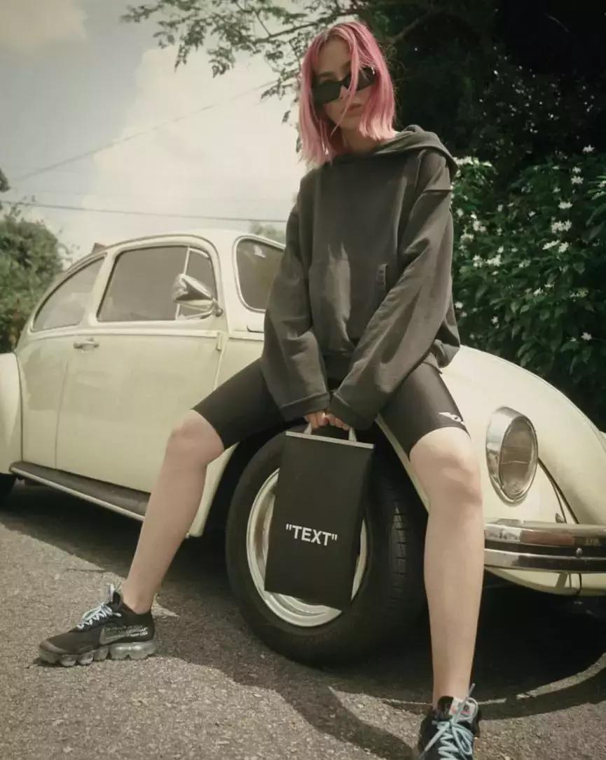 有什么时髦又好看的卫衣可以入手,今年必火的3款卫衣时髦极了