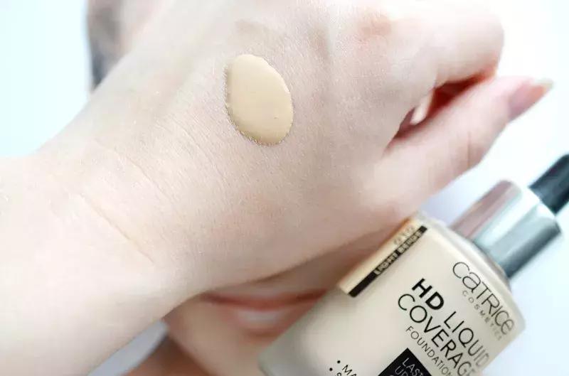 贫民窟女孩好物化妆品套装推荐,学生党100元就能搞定的平价彩妆