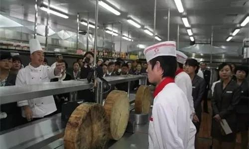 00后做厨师有前途吗,做厨师为什么工资那么低