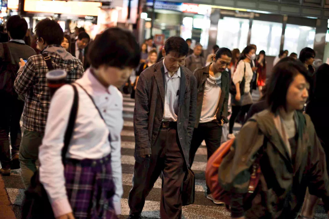 经济低迷如何保持乐观,假如经济低迷了你打算怎样过日子