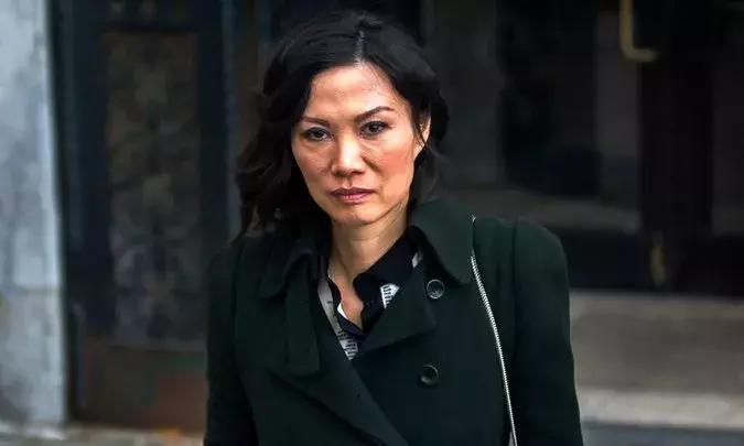 除了发量,最暴露年龄的可能是这两道纹