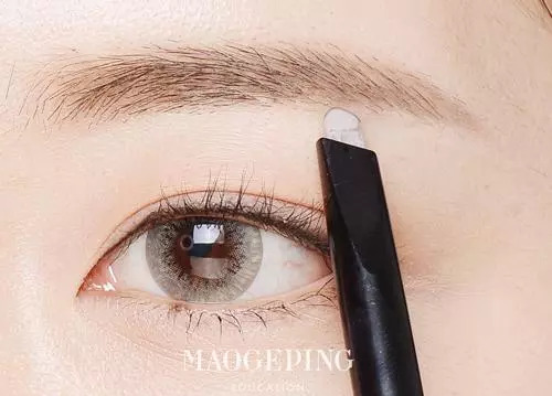 日常简单又好看的妆容应该怎么画,超简单的妆步骤