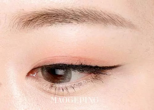 日常简单又好看的妆容应该怎么画,超简单的妆步骤