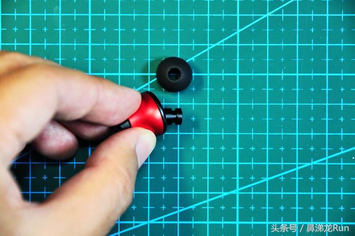 设计创新独特，音质三频均衡，雅天ARTISTEDC1圈瓷耳机体验