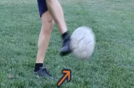 怎么像梅西一样高空停球,你想和梅西踢足球吗