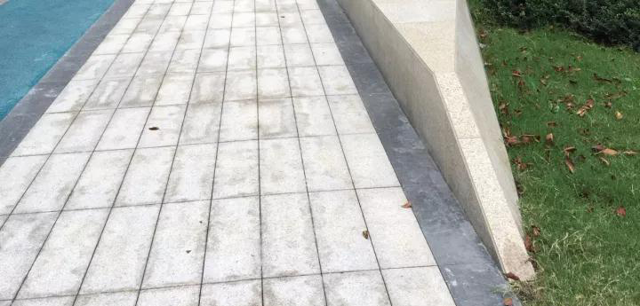 室外地面石材泛碱怎么办,石材铺装泛碱如何处理