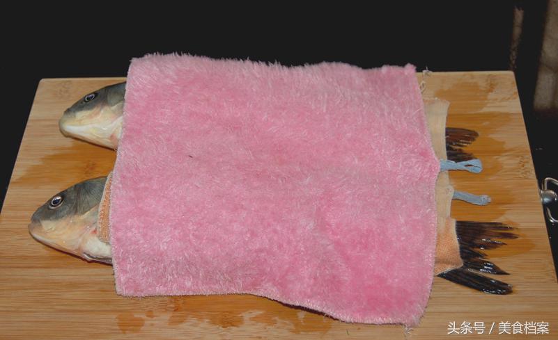 炸鱼的方法大全简单又好吃,炸鱼的做法怎么炸才不脱皮不粘锅