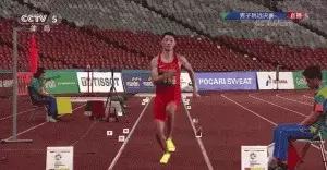 吴彦祖跳高完整版,陈伟霆吴彦祖撞脸