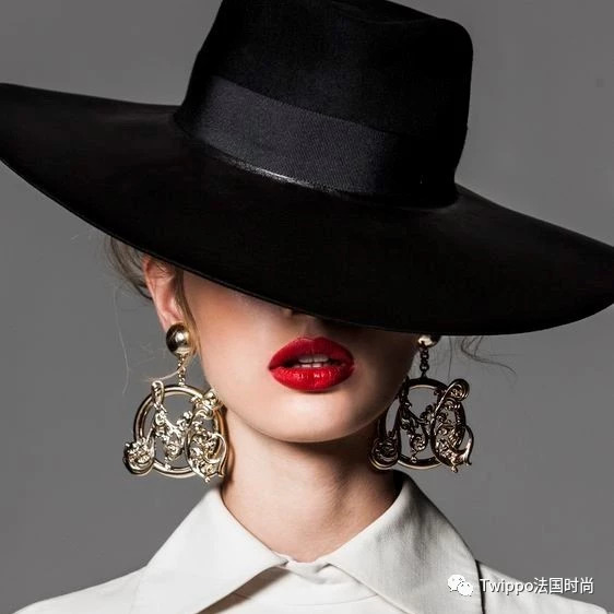 想要时髦过秋天这几件单品不能少,学穿搭初秋必备的三件单品怎么搭