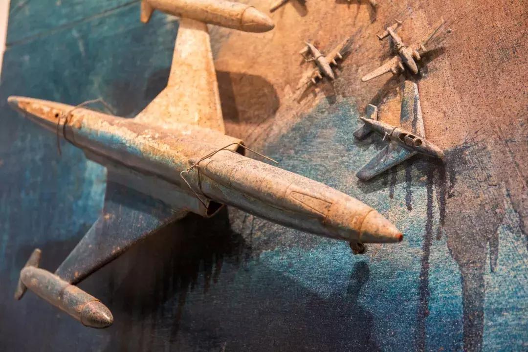 亚洲首展！开枪射画肉上绣花……这场叫“她”的展览，见识女性的力量