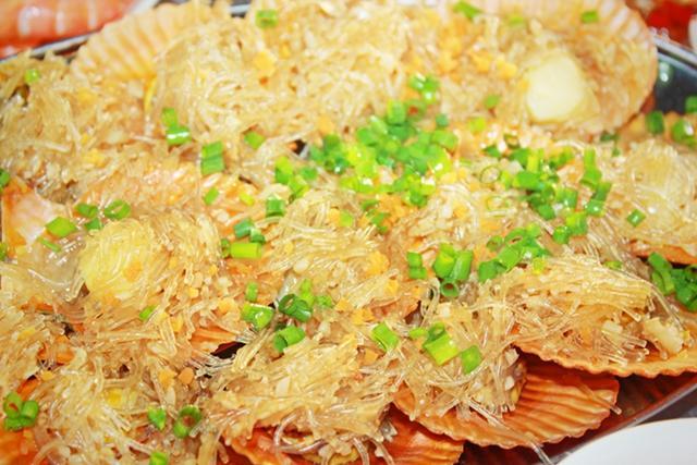 三亚火车头万人海鲜广场在哪个区,三亚火车头海鲜广场属于三亚湾吗