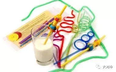 “我的小祖宗，你倒是咽下去啊”｜孩子吃饭总是含在嘴里怎么办？