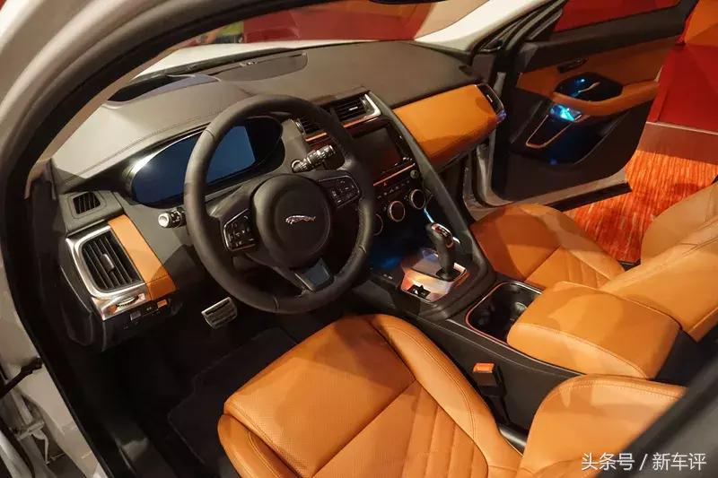 捷豹e-pace2024耀黑运动版空间,捷豹e-pace2024耀黑运动版入手