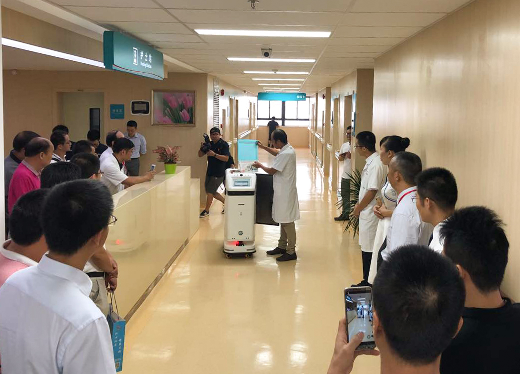 赛特智能配送机器人亮相广州医科大学附属第五医院