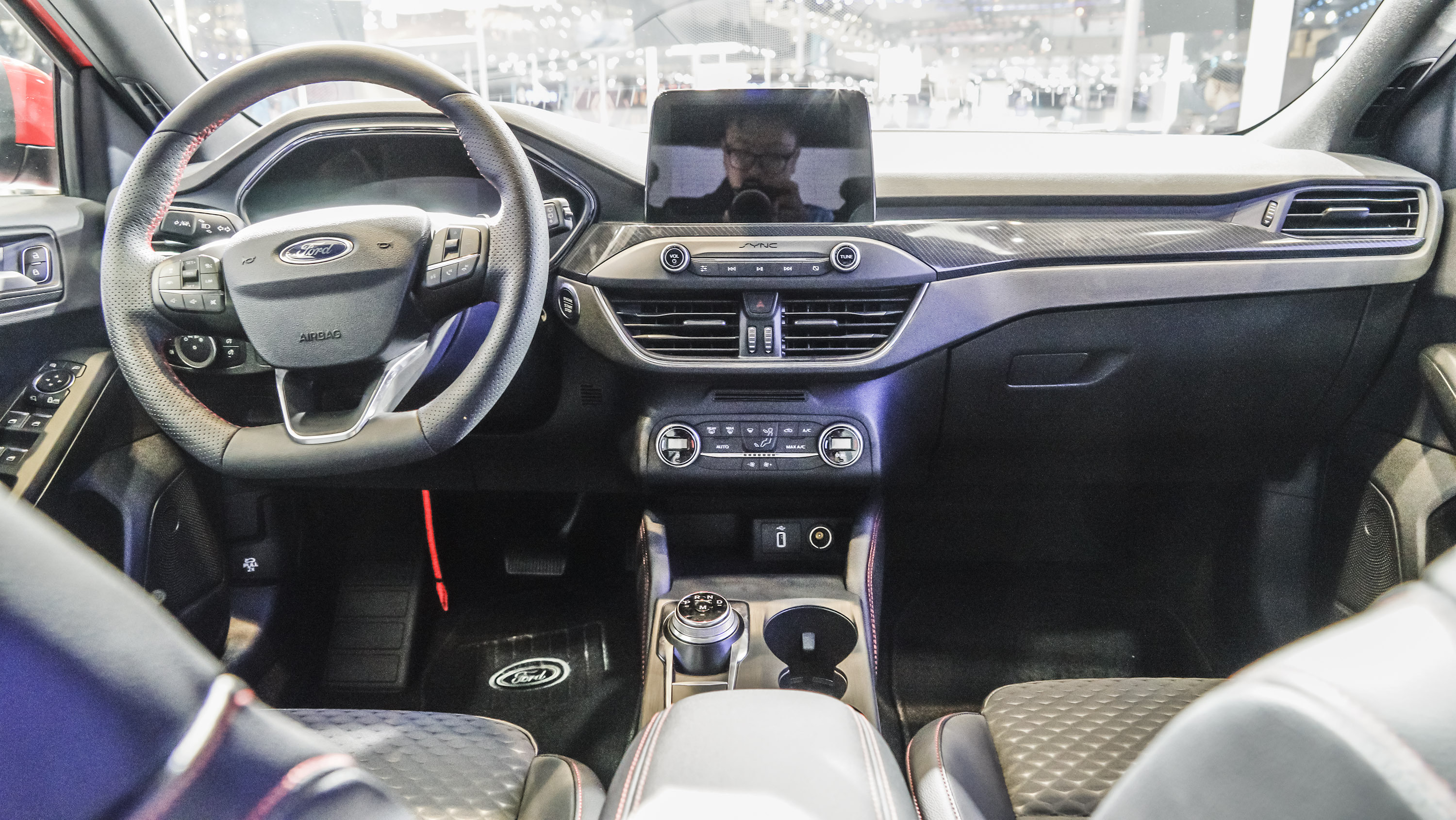 真车vs模型车,沉浸式体验19款福特福克斯两厢