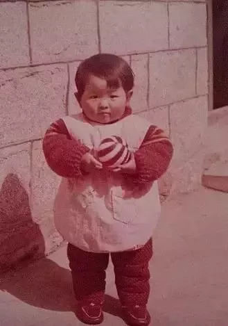 还记得这部童年追过的电视剧吗,90后小时候穿过的套装